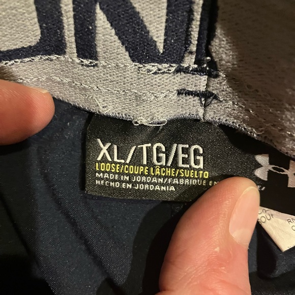 Under Armour athletic shorts - Picture 2 of 2